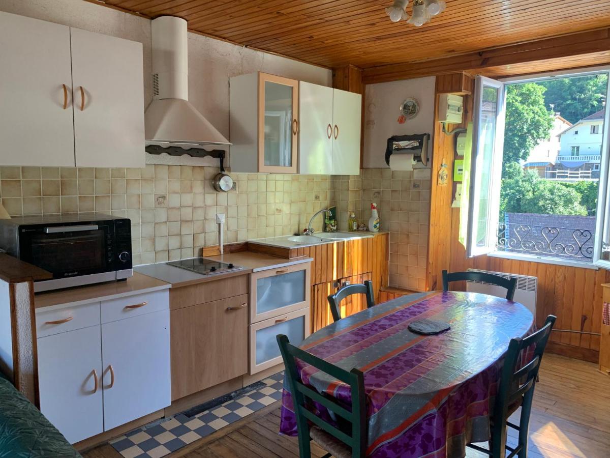 Joli Appartement Dans Une Maison Ancienne Ax-les-Thermes Luaran gambar