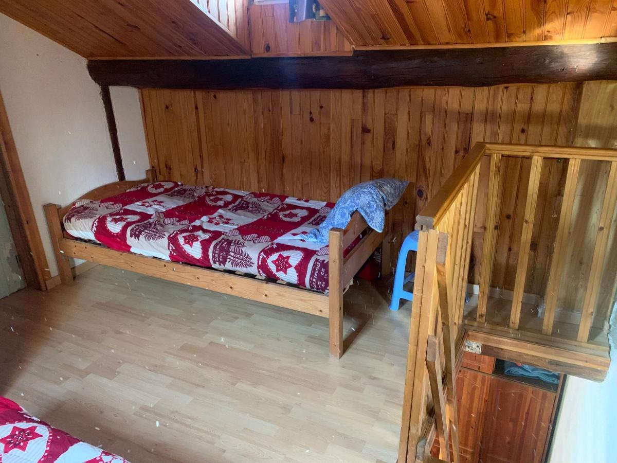 Joli Appartement Dans Une Maison Ancienne Ax-les-Thermes Luaran gambar