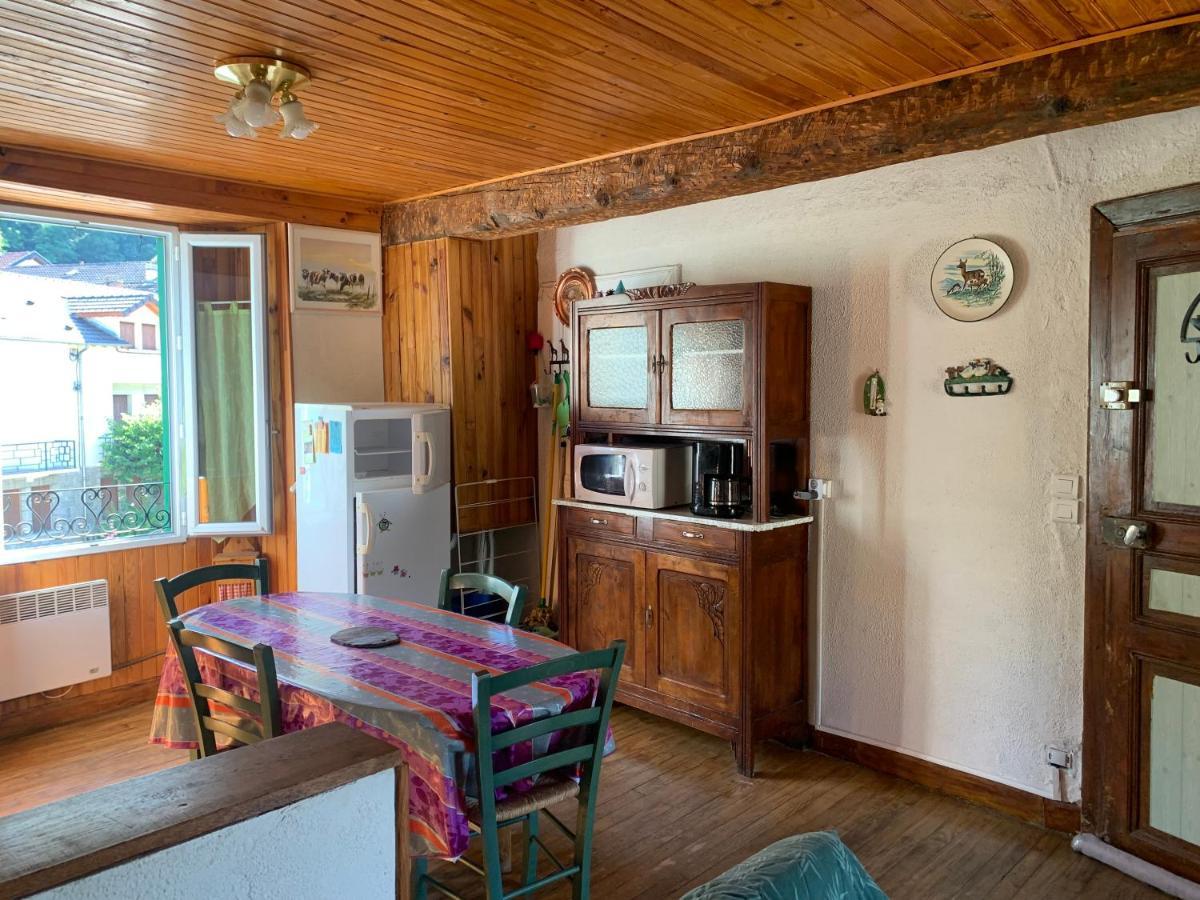 Joli Appartement Dans Une Maison Ancienne Ax-les-Thermes Luaran gambar