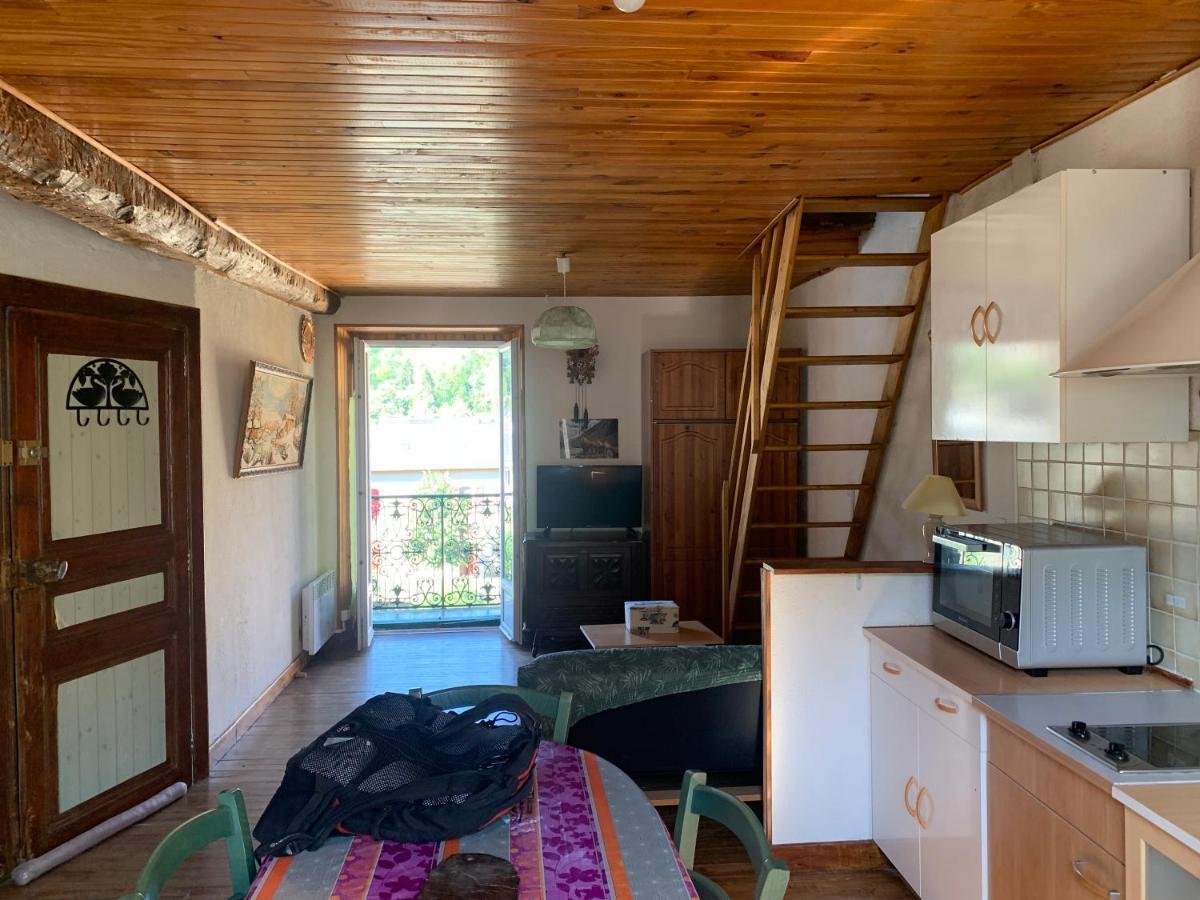 Joli Appartement Dans Une Maison Ancienne Ax-les-Thermes Luaran gambar